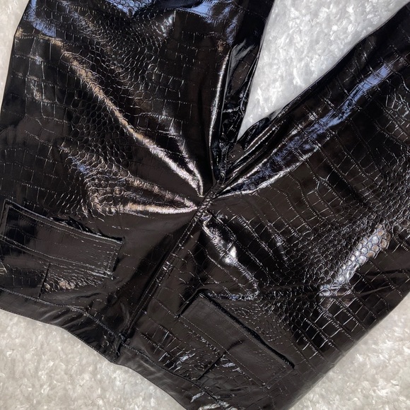 IAMJENNIFERLE Black Faux Leather croc cargo pants NWT - Picture 7 of 8